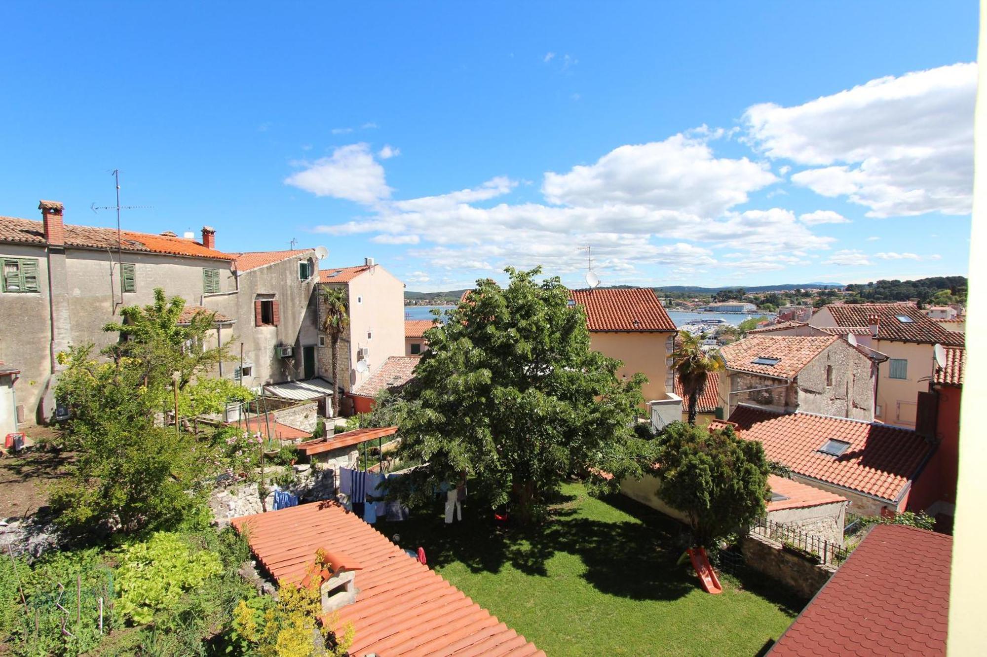 Isabel Apartment